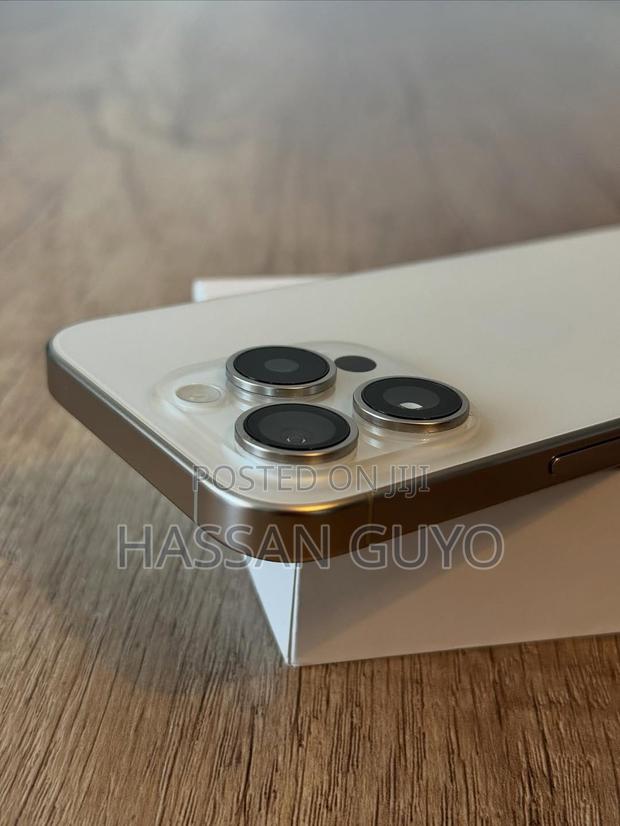 Apple iPhone 15 Pro 128 GB Gold - thumbnail 3