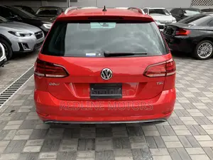 Volkswagen Golf Variant 2018 Red