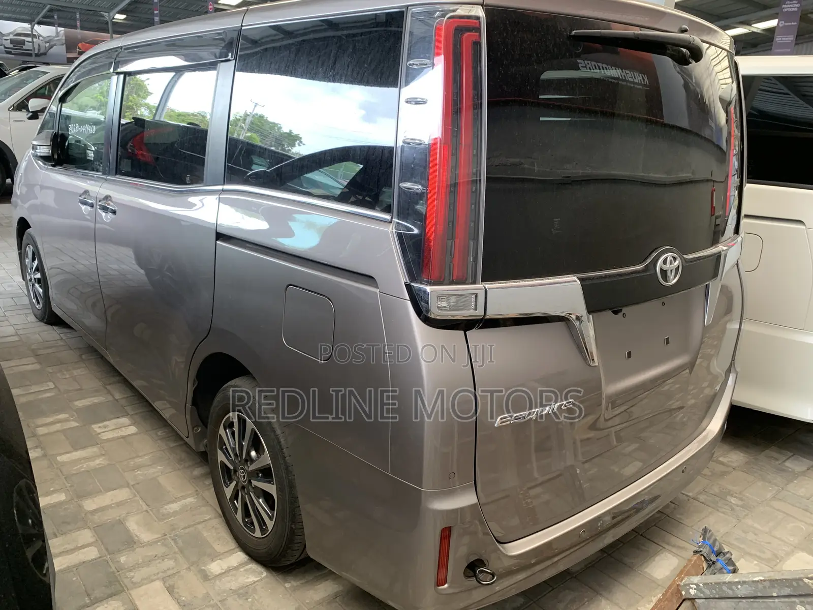 Toyota Esquire 2.0 AWD (7 seater) 2018 Gray