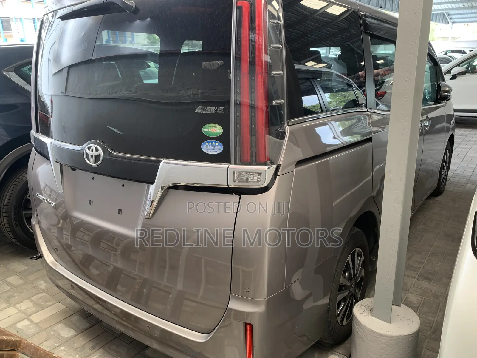 Toyota Esquire 2.0 AWD (7 seater) 2018 Gray