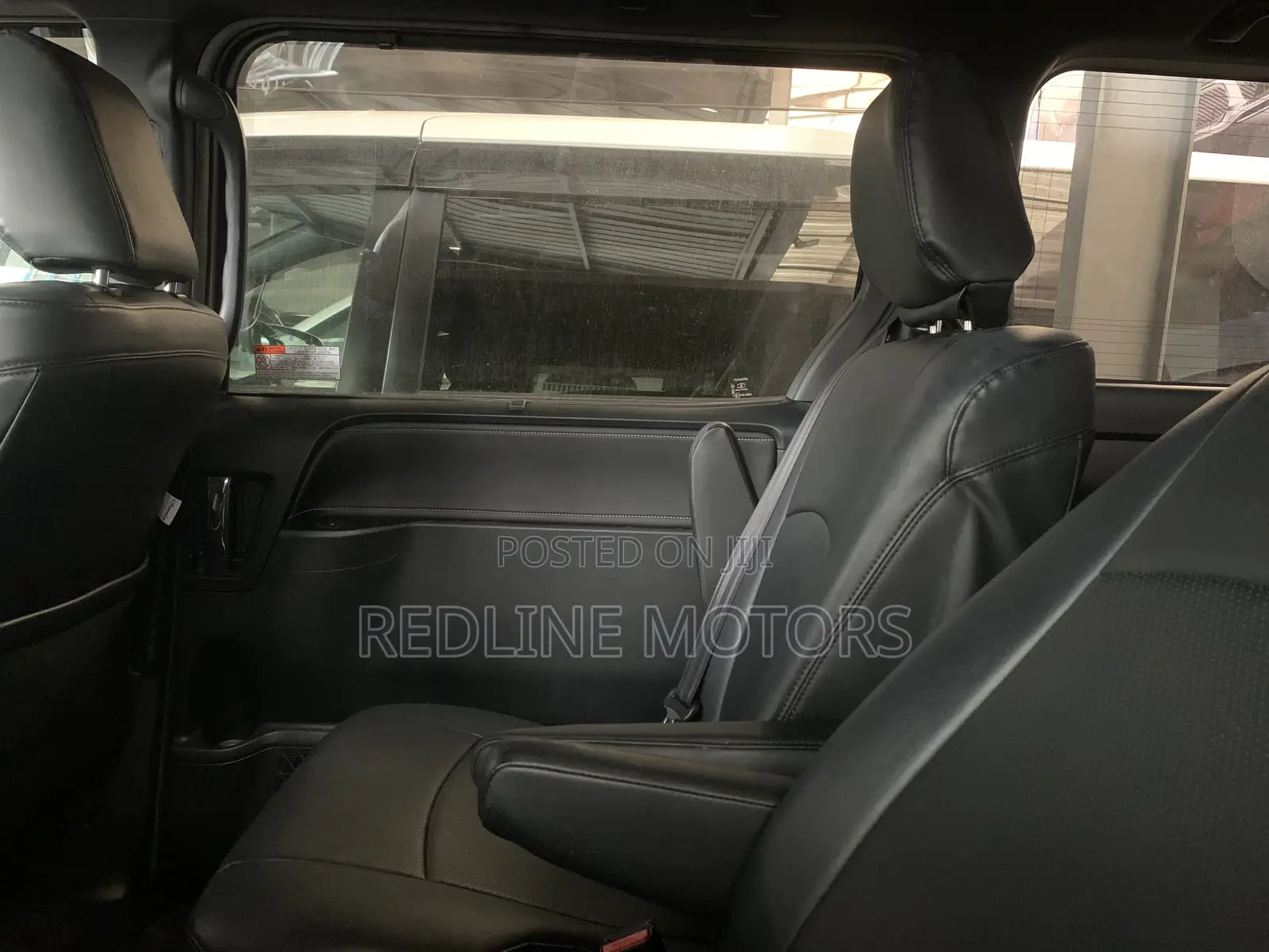 Toyota Esquire 2.0 AWD (7 seater) 2018 Gray