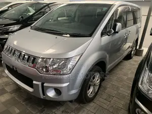 Mitsubishi Delica 2018 Silver