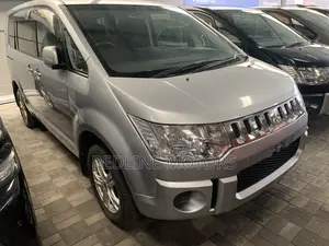 Mitsubishi Delica 2018 Silver