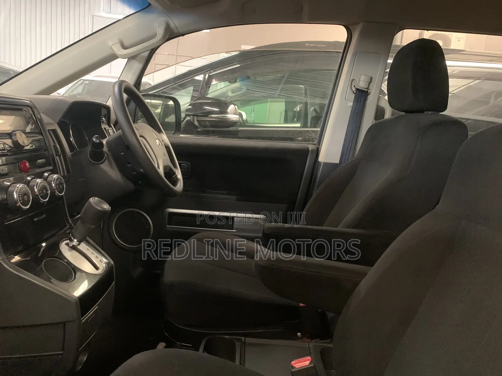 Mitsubishi Delica 2018 Silver