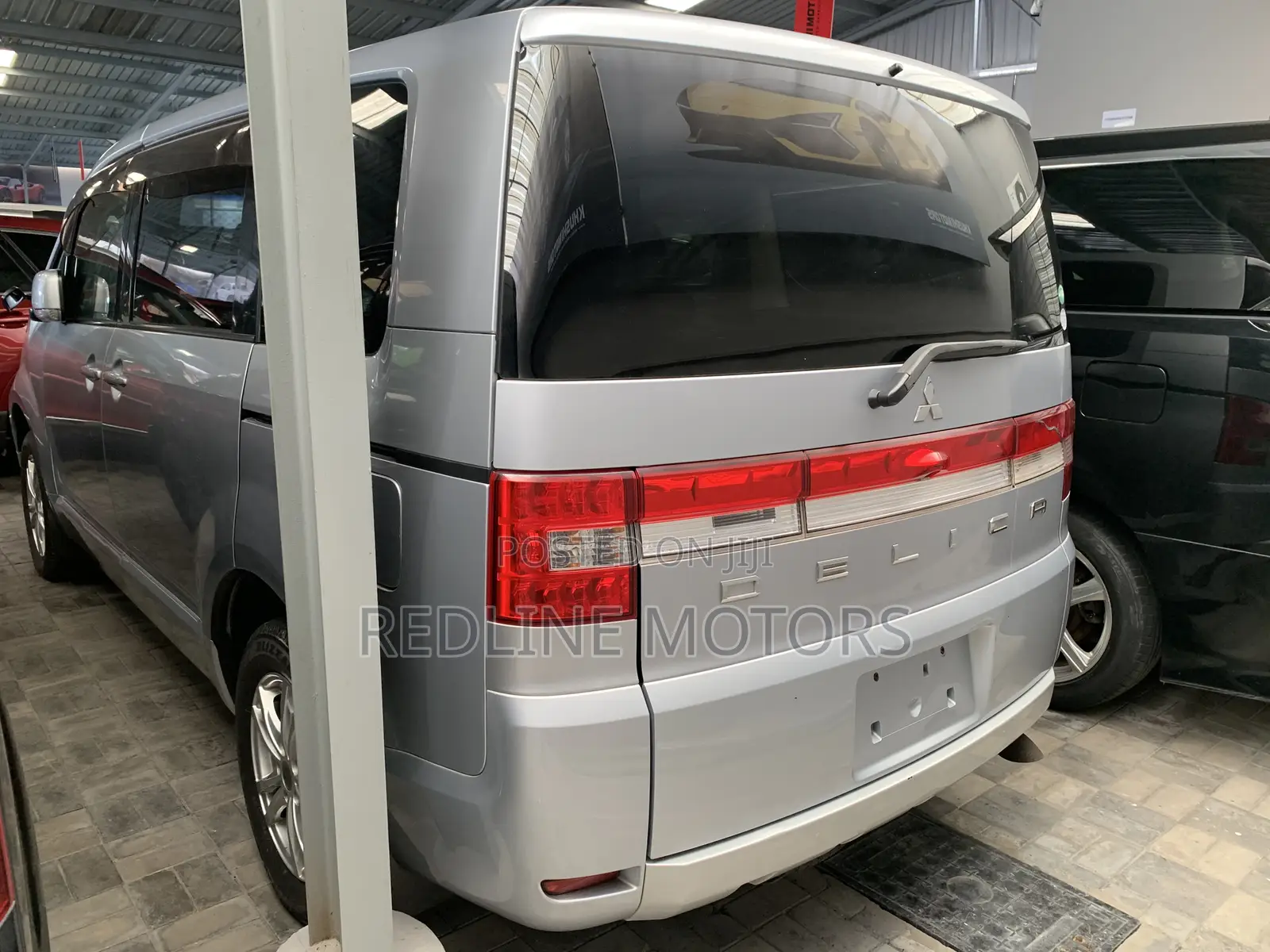 Mitsubishi Delica 2018 Silver