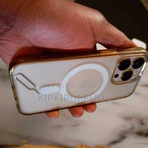 Apple iPhone 13 Pro 256 GB Gold - main view