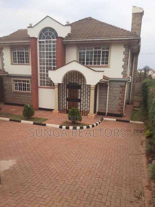 4bdrm House in Paradise Lost Rd., Runda for sale