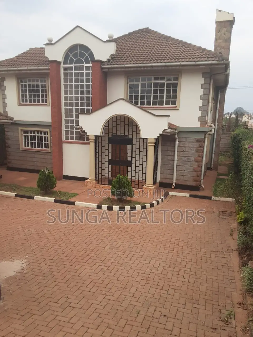 4bdrm House in Paradise Lost Rd., Runda for sale