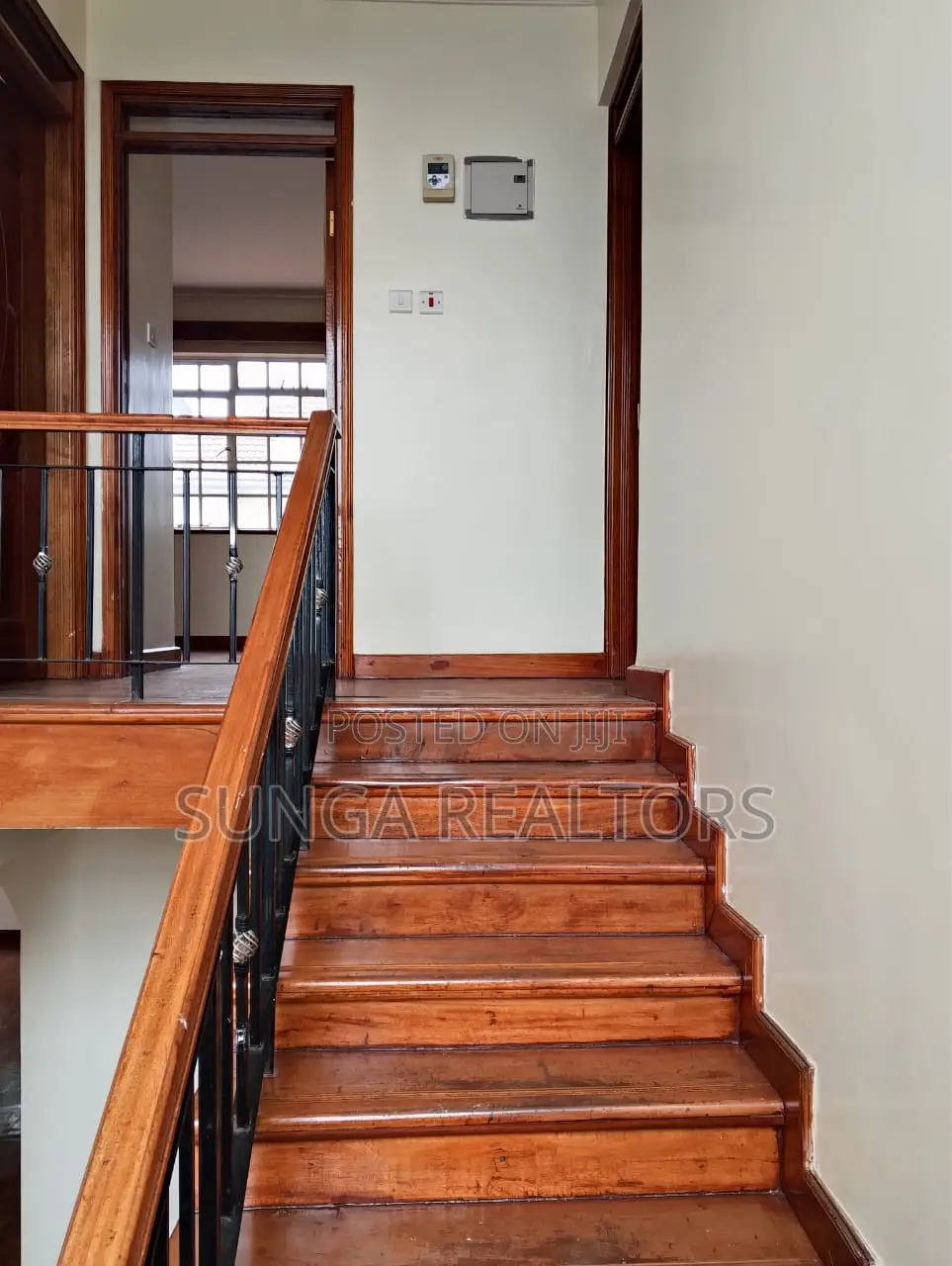 4bdrm House in Paradise Lost Rd., Runda for sale