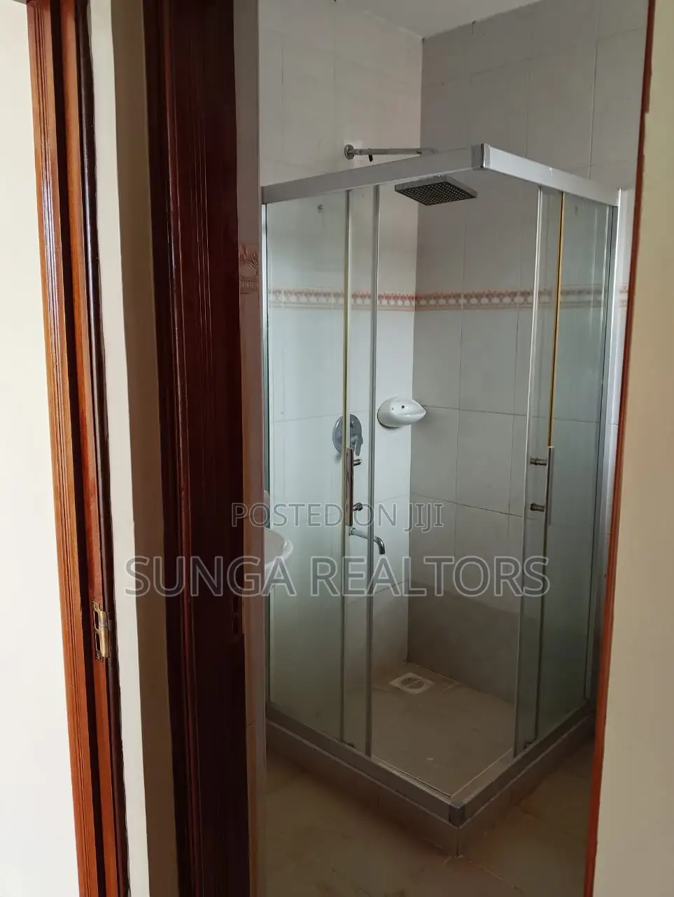 4bdrm House in Paradise Lost Rd., Runda for sale