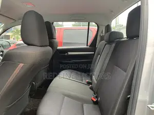 Toyota Hilux Revo Double Cab Deisel 2.4 AWD 2018 Silver