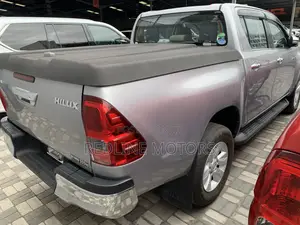 Toyota Hilux Revo Double Cab Deisel 2.4 AWD 2018 Silver