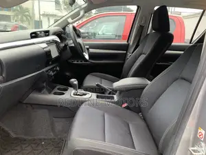 Toyota Hilux Revo Double Cab Deisel 2.4 AWD 2018 Silver