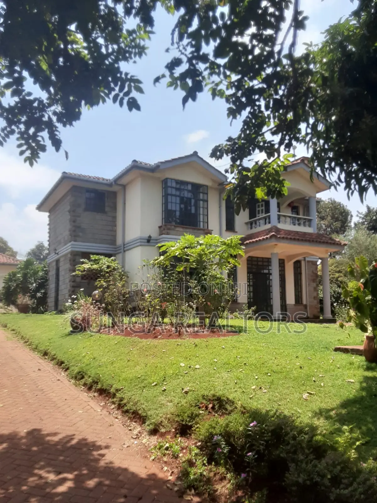 4bdrm House in Rosslyn for sale