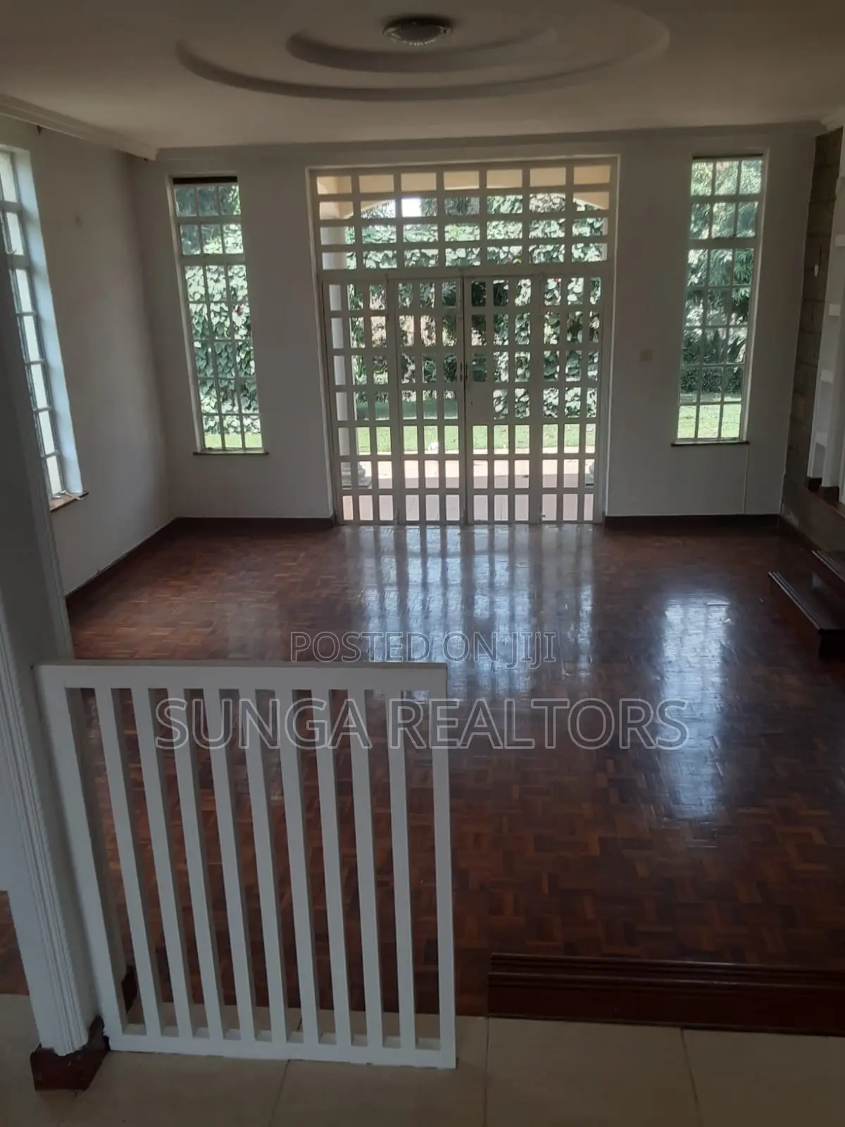 4bdrm House in Rosslyn for sale