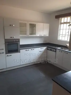 4bdrm House in Rosslyn for sale