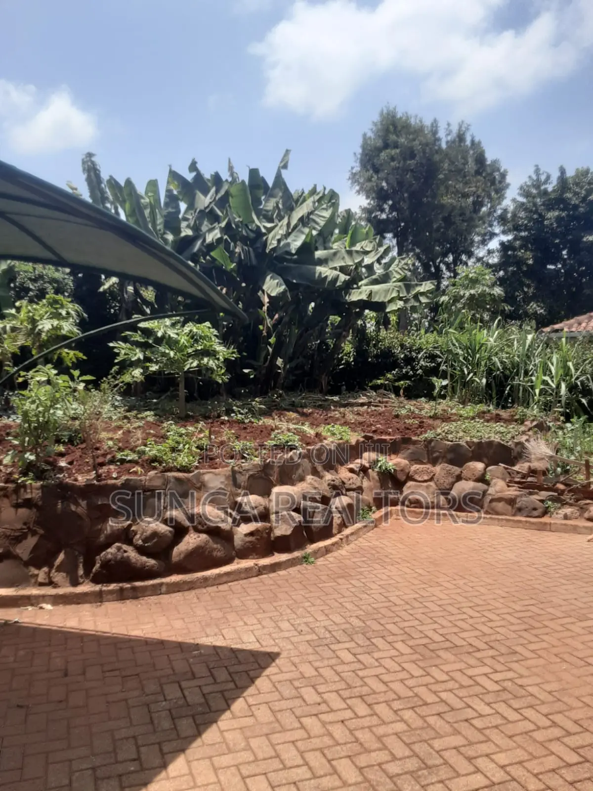 4bdrm House in Rosslyn for sale