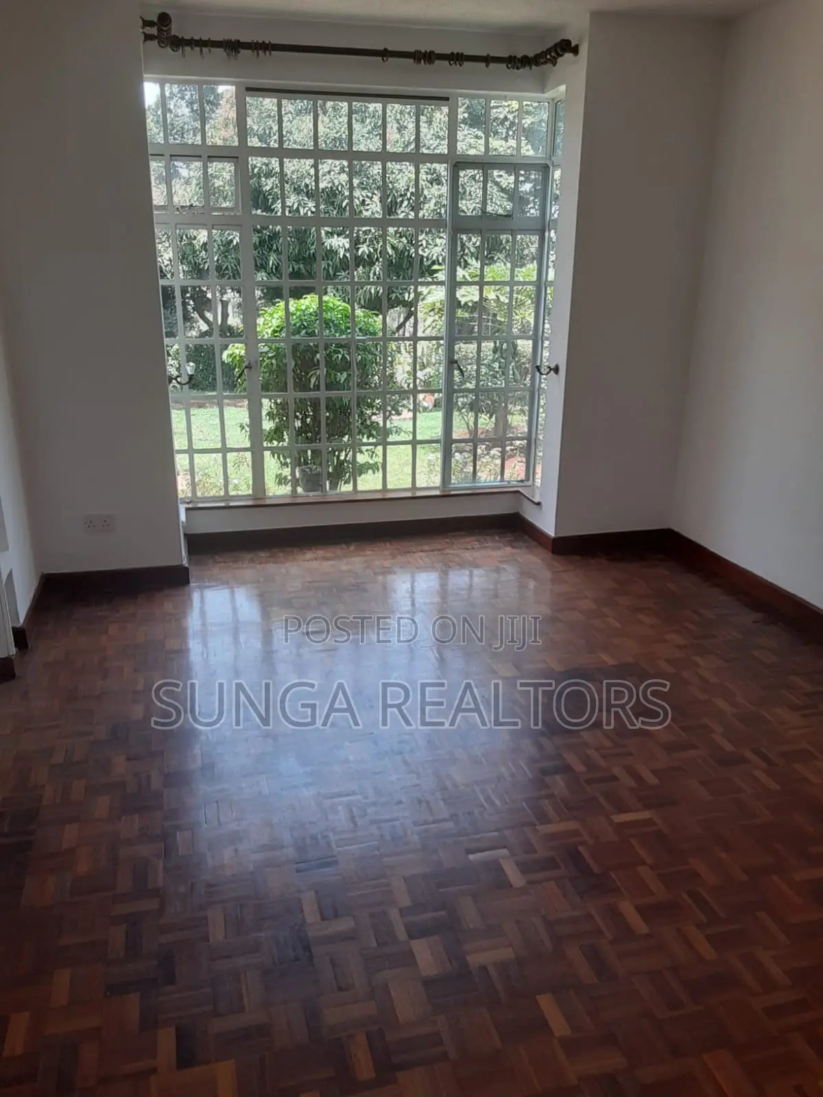 4bdrm House in Rosslyn for sale