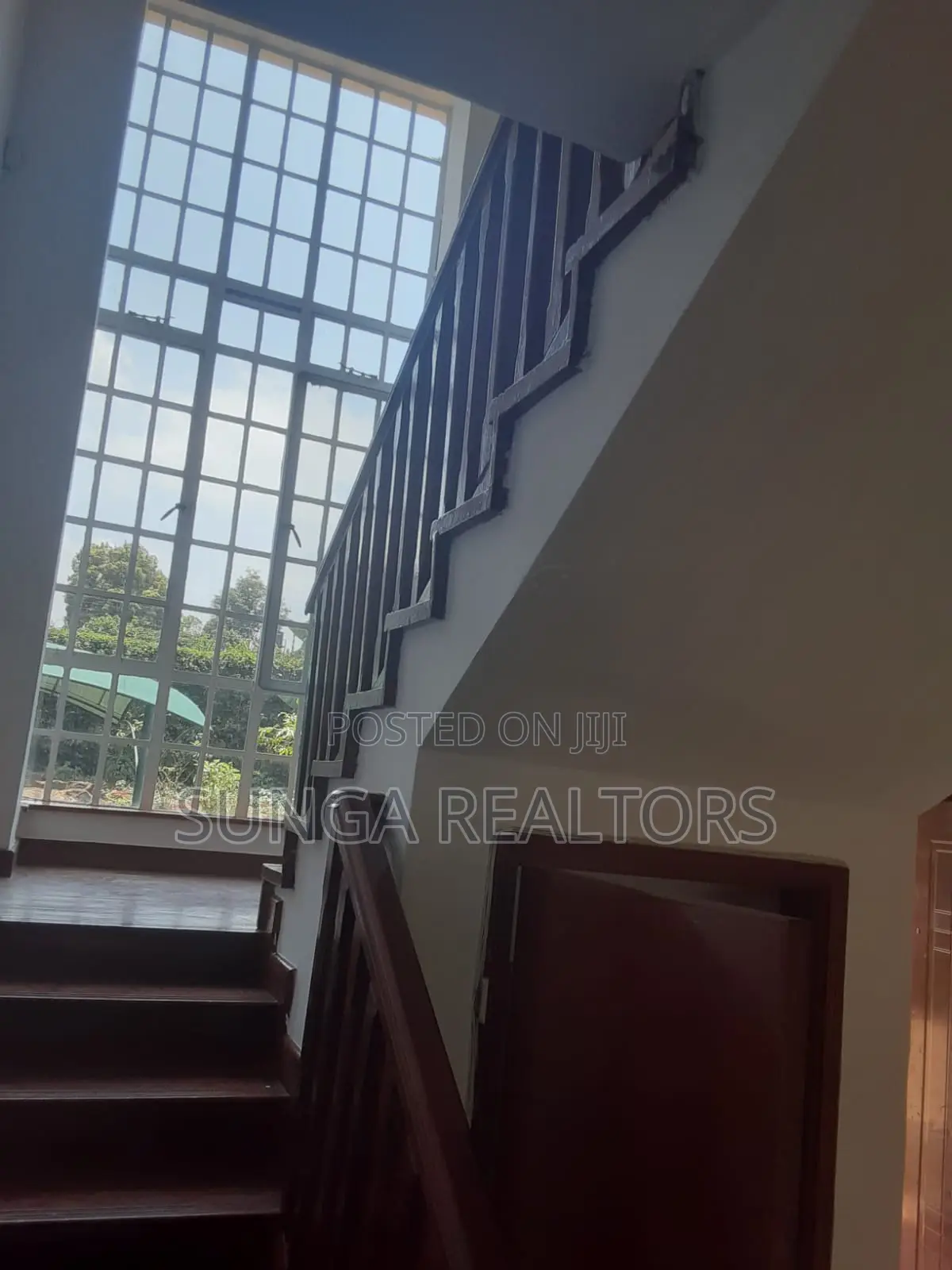 4bdrm House in Rosslyn for sale