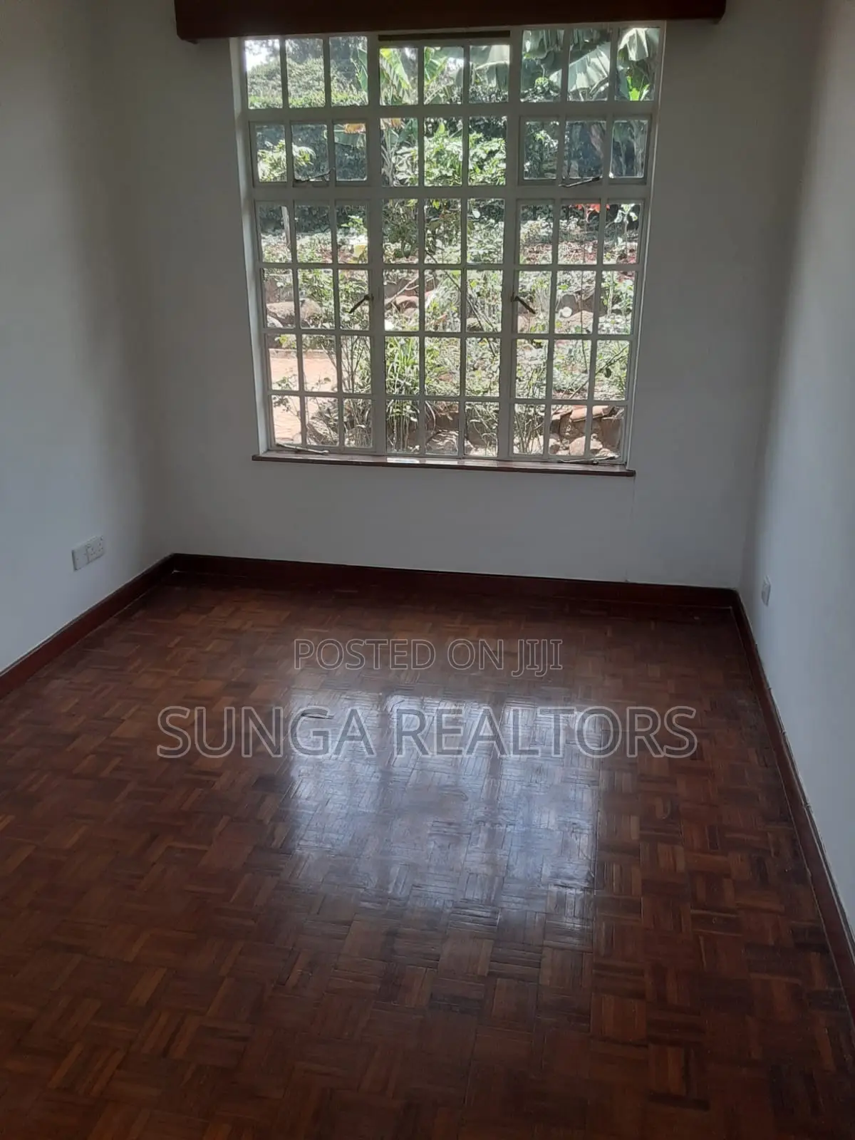4bdrm House in Rosslyn for sale