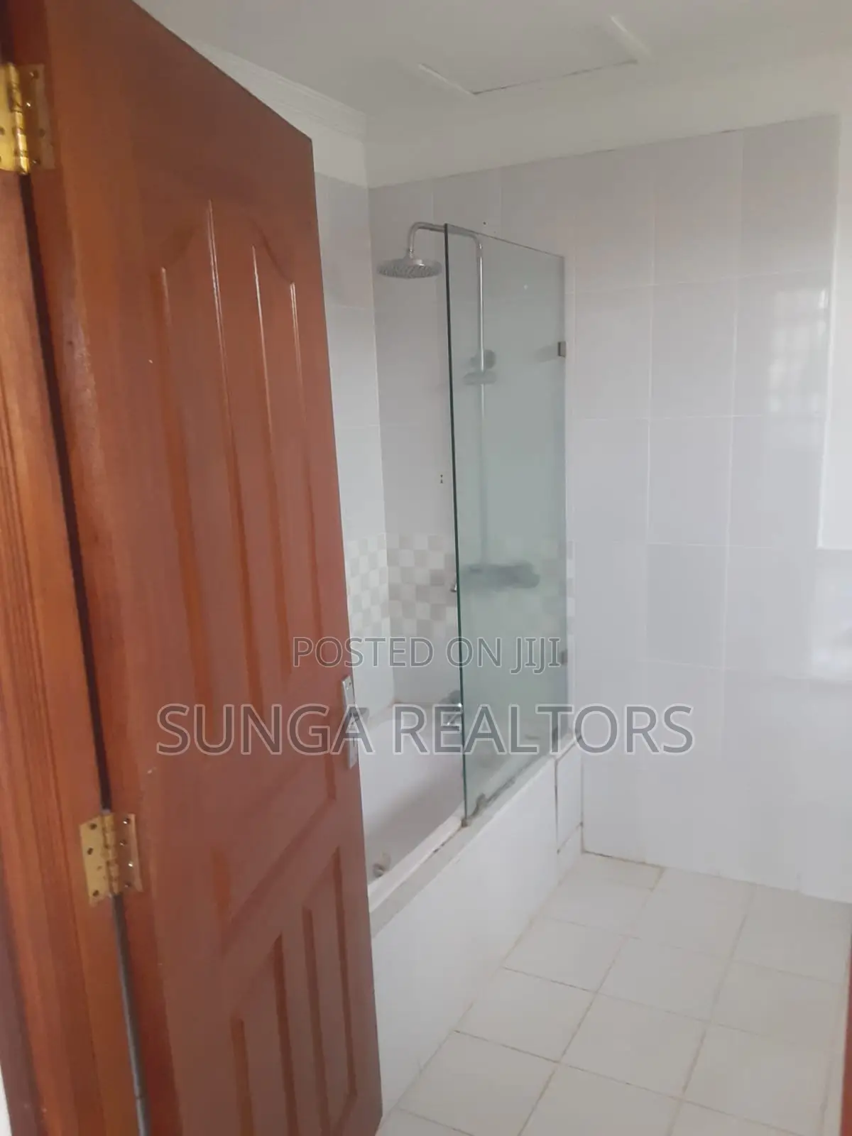 4bdrm House in Rosslyn for sale