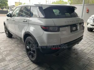 Land Rover Range Rover Evoque HSE 4x4 5-Door 2017 White