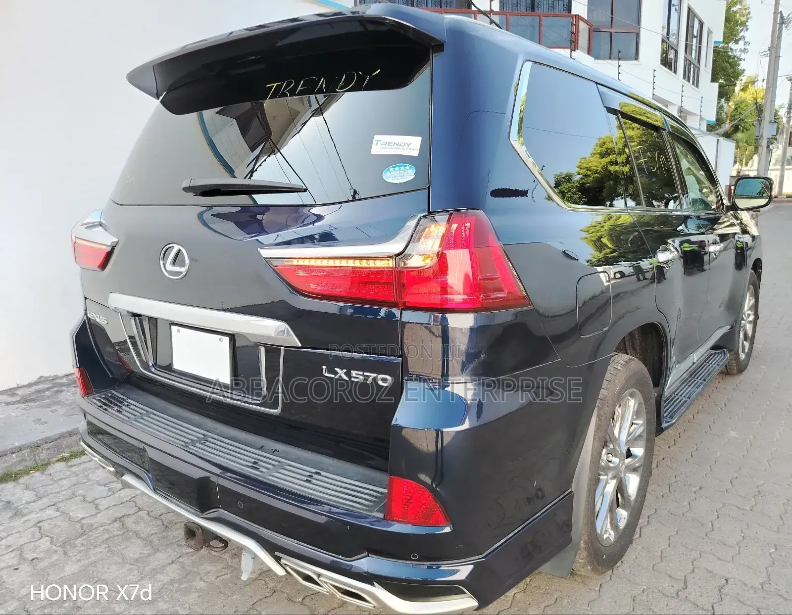 Lexus LX 570 AWD 2018 Blue