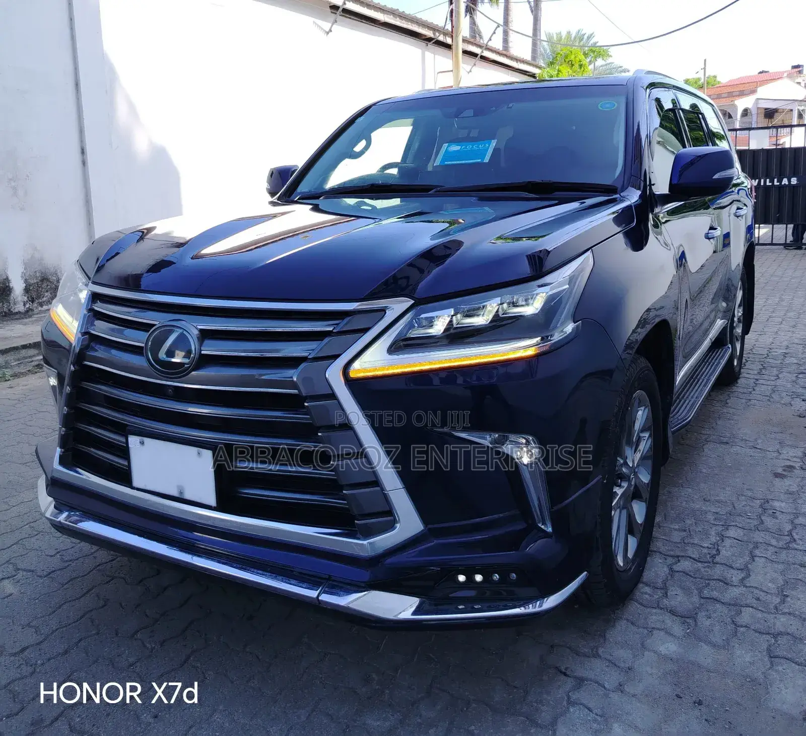 Lexus LX 570 AWD 2018 Blue