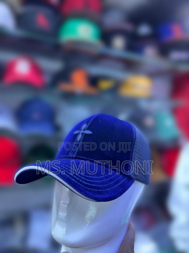 Trucker Velvet Cap With a Breatheable Mesh Back - thumbnail 4