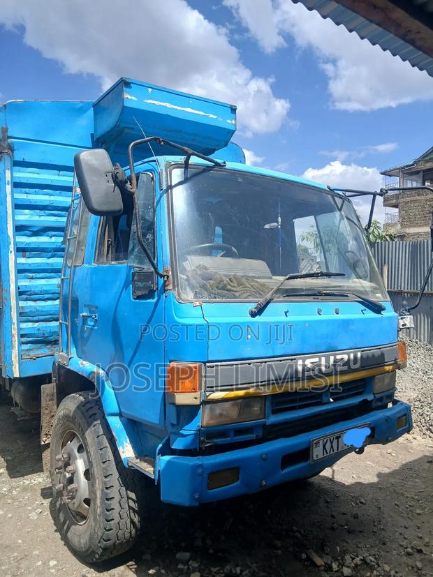 Isuzu FTR 12 - main view