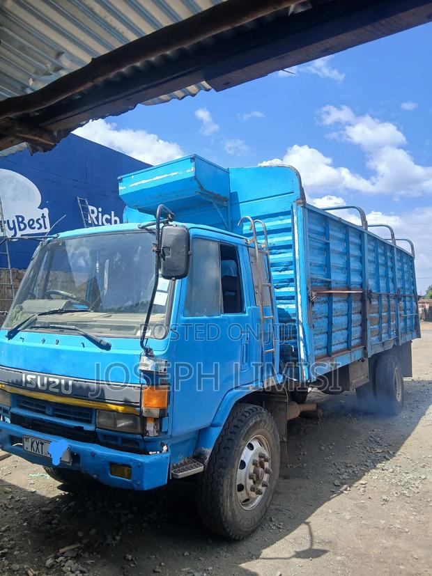 Isuzu FTR 12 - thumbnail 2