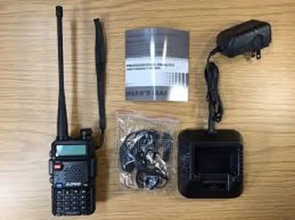 Baofeng Uv-5r Walkie-Talkie With Charging Dock