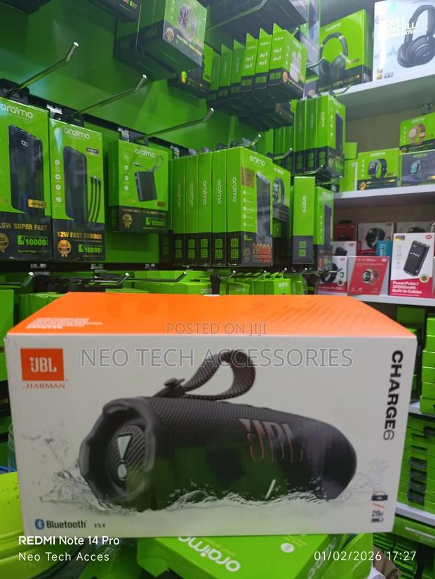 JBL Charge 6 | Portable Waterproof and Drop-Proof Bluetooth Speaker - thumbnail 2