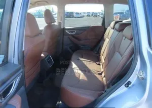 Subaru Forester Premium AWD 2019 Silver