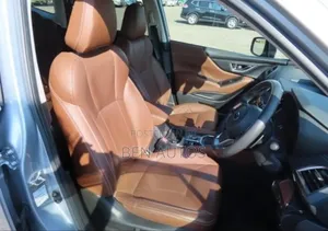 Subaru Forester Premium AWD 2019 Silver