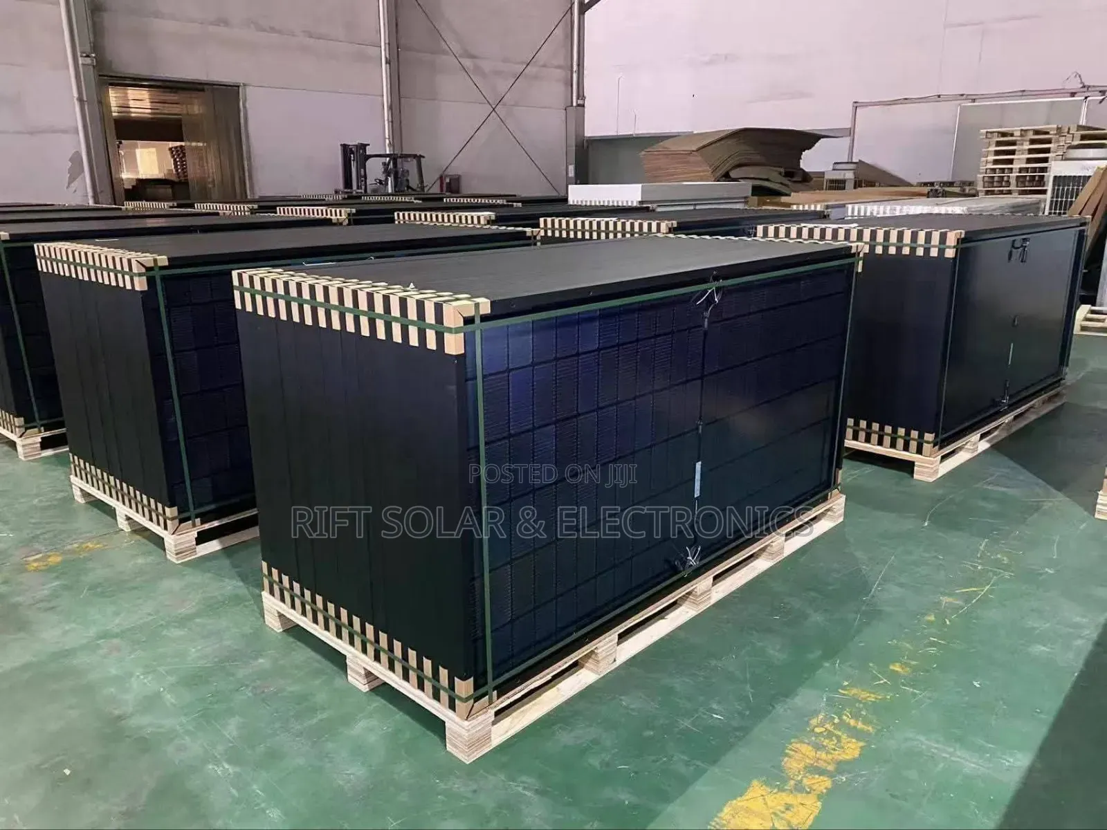 550 Watts Bifacial Monocrystalline All Weather Solar Panels Half Cell