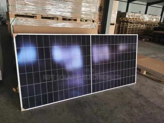 575 Watts Monocrystalline Bifacial Solar Panels All Weather - main view