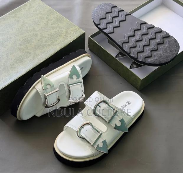 Alagzi Sandals