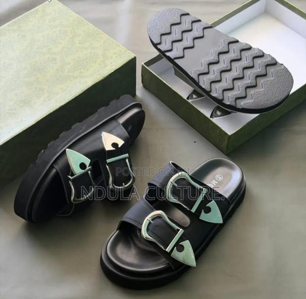 Alagzi Sandals - thumbnail 3