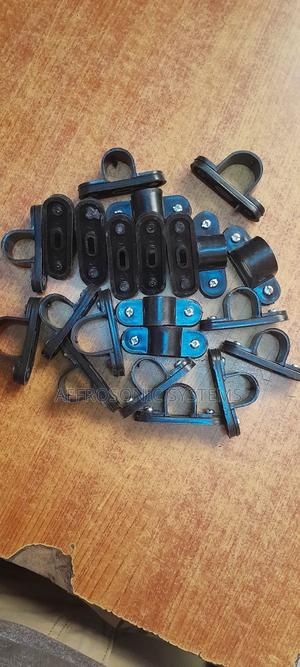 Closed Saddle Clip - thumbnail 2