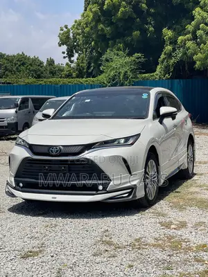 Toyota Harrier 2.0 2020 Red