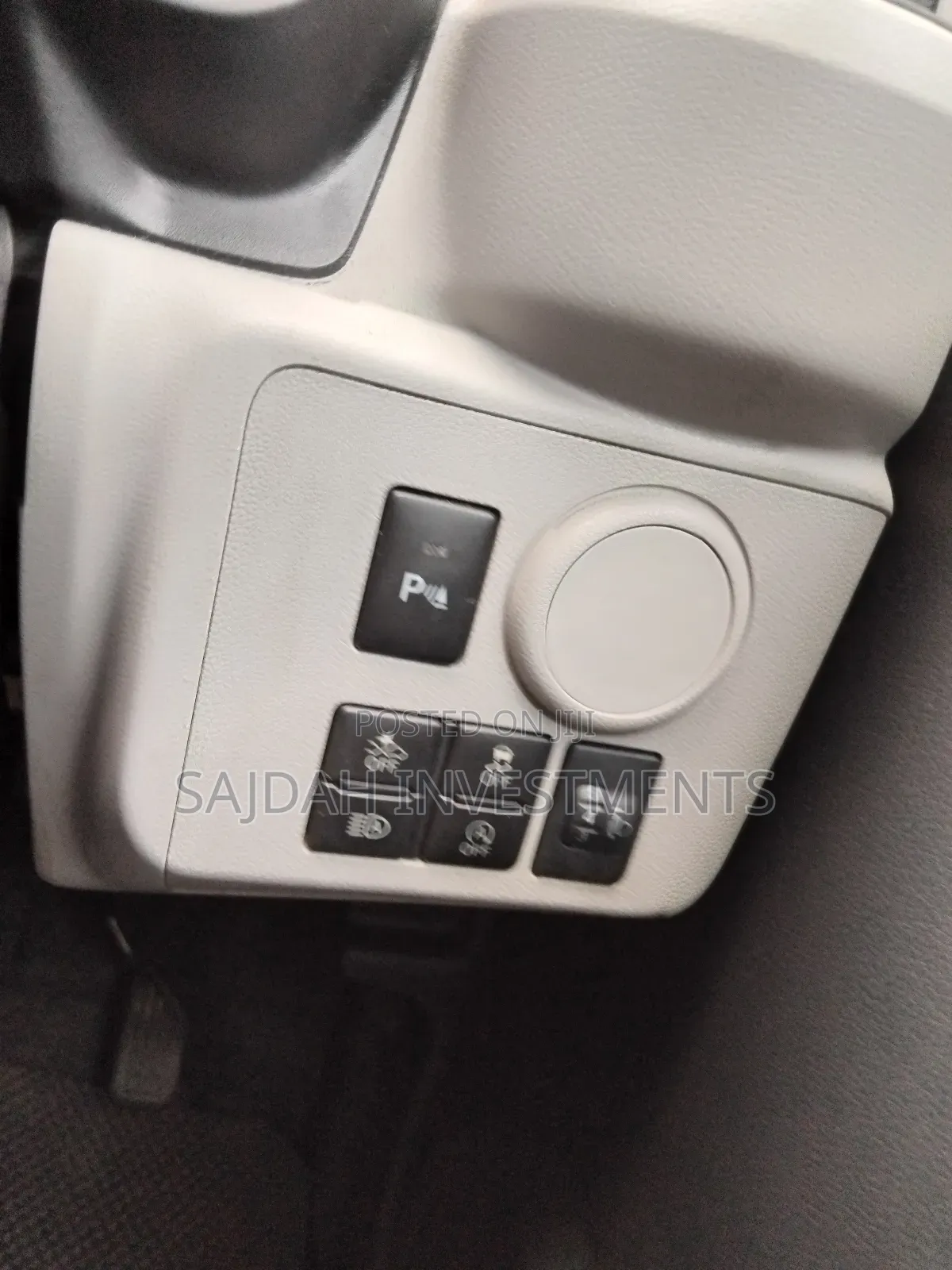 Daihatsu Mira 2019 Silver