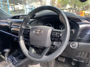 Toyota Hilux 2018 Black
