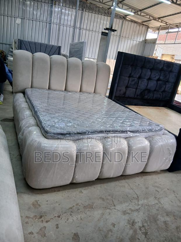Naturistic 5 by 6 Classy Bed