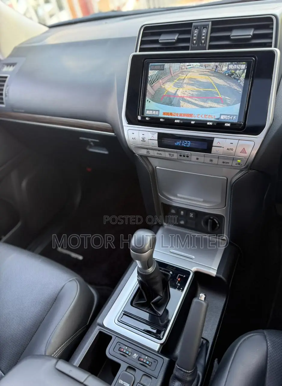 Toyota Land Cruiser Prado 2.8 2020 White