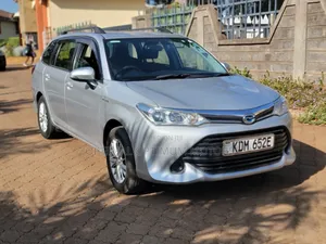 Toyota Corolla Fielder 1.5 Hybrid FWD 2016 Silver