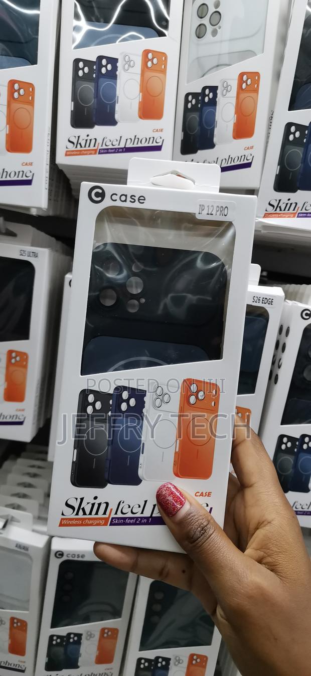 Nesiko iPhone 12 Pro Silicone Tpu Case With Magsafe -Black - thumbnail 3