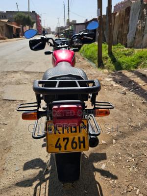 Honda CB 2024 Red - main view