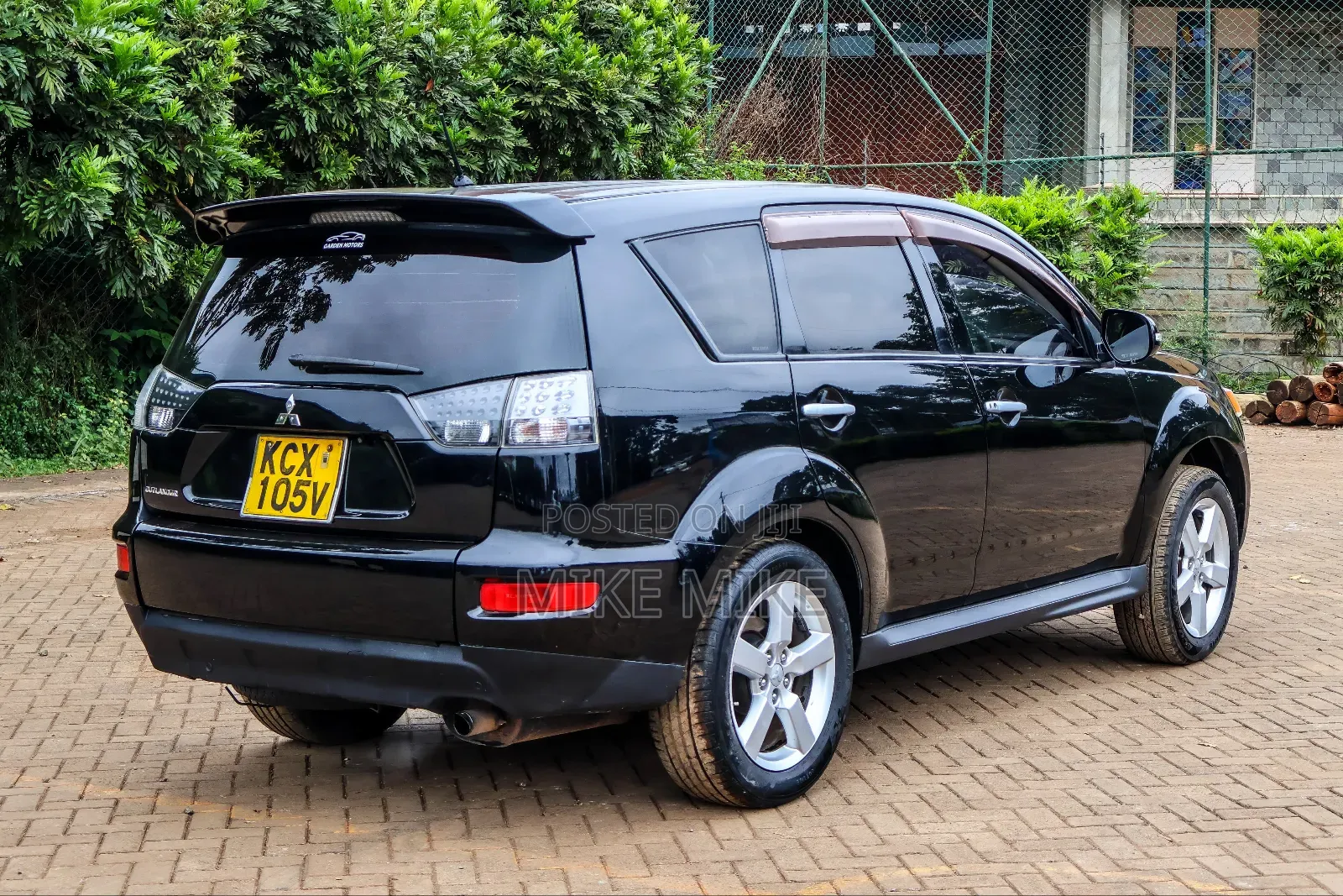 Mitsubishi Outlander 2011 Black