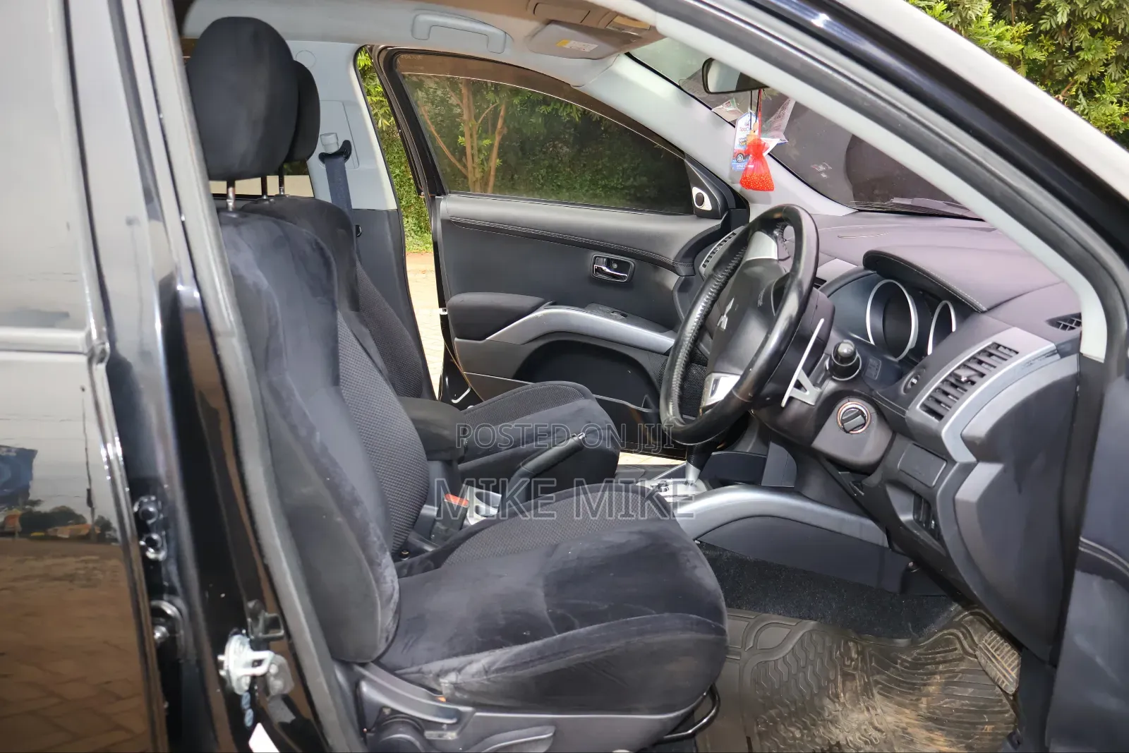 Mitsubishi Outlander 2011 Black